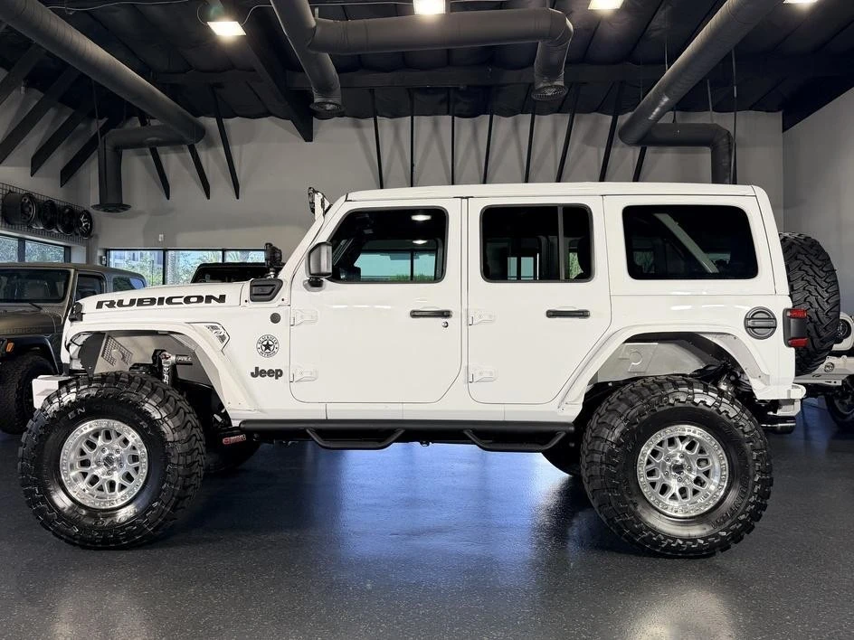 2025 Jeep JL Wrangler - Image 17 of 31