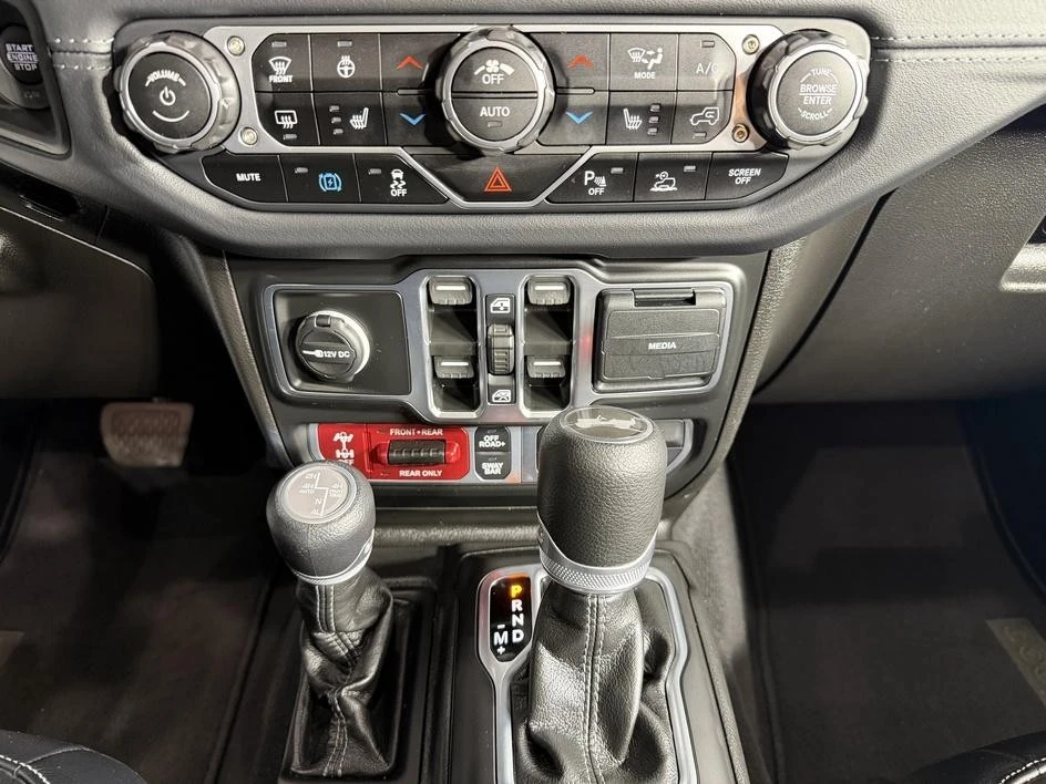 2025 Jeep JL Wrangler - Image 31 of 31