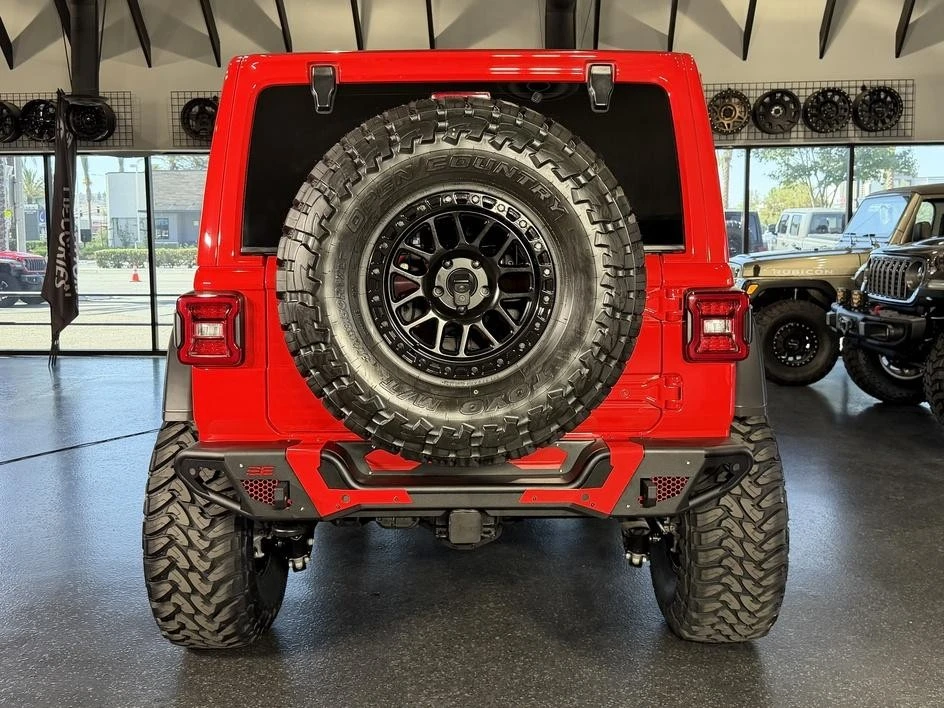 2025 Jeep JL Wrangler - Image 18 of 31