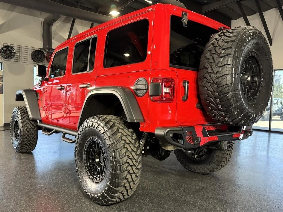2025 Jeep JL Wrangler - Image 16 of 31