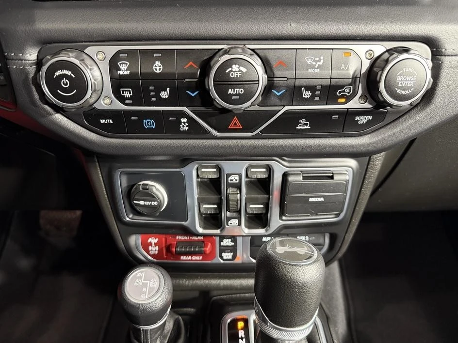 2025 Jeep JL Wrangler - Image 28 of 31