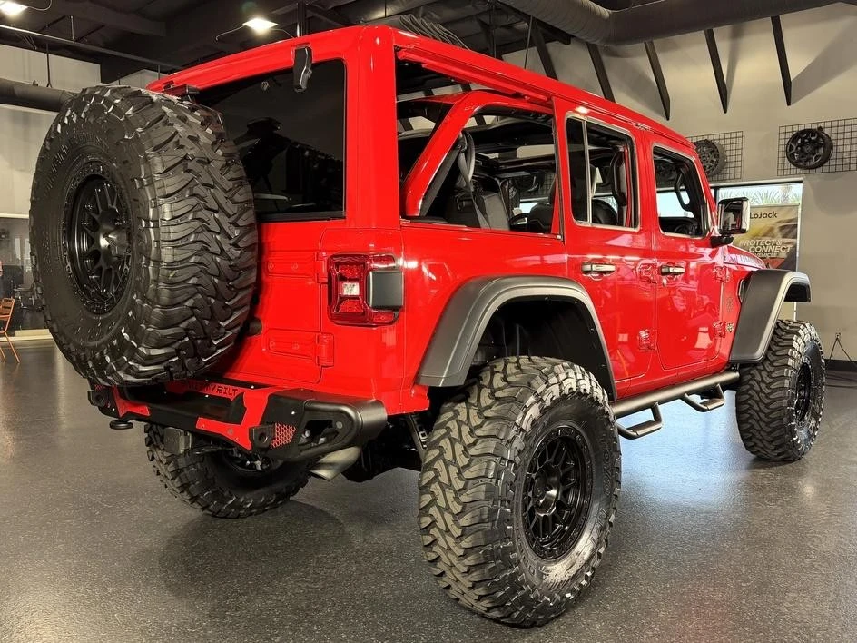 2025 Jeep JL Wrangler - Image 6 of 31