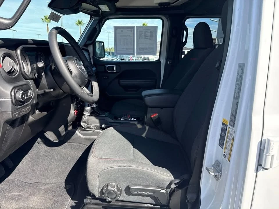2025 Jeep JL Wrangler - Image 12 of 19
