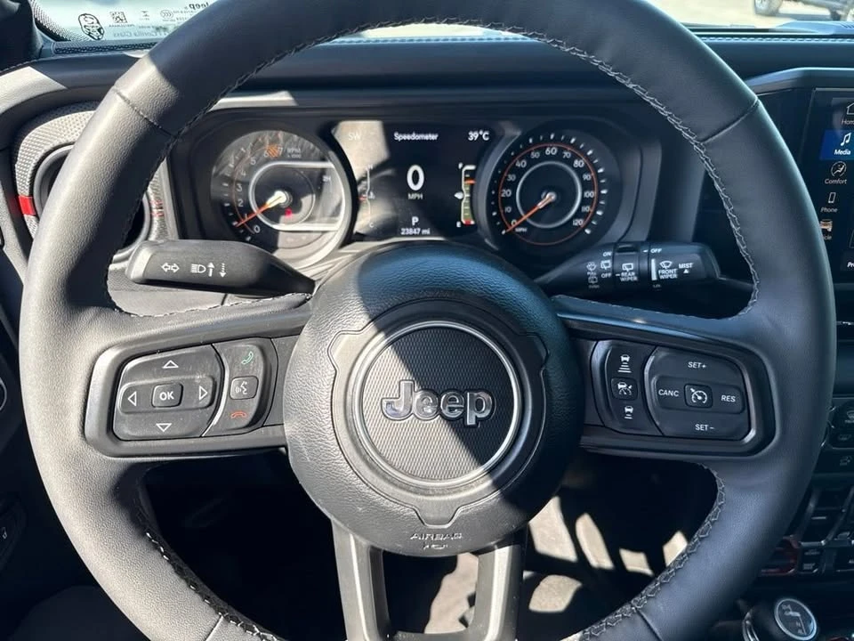 2025 Jeep JL Wrangler - Image 17 of 19