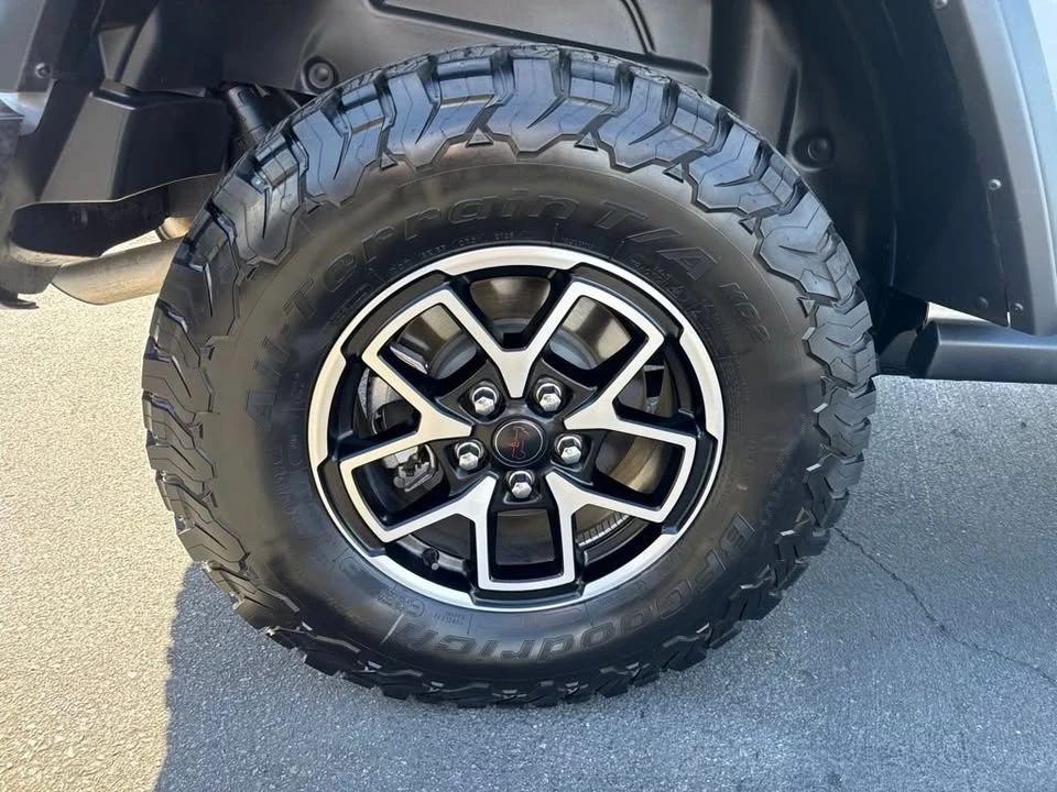 2025 Jeep JL Wrangler - Image 9 of 19