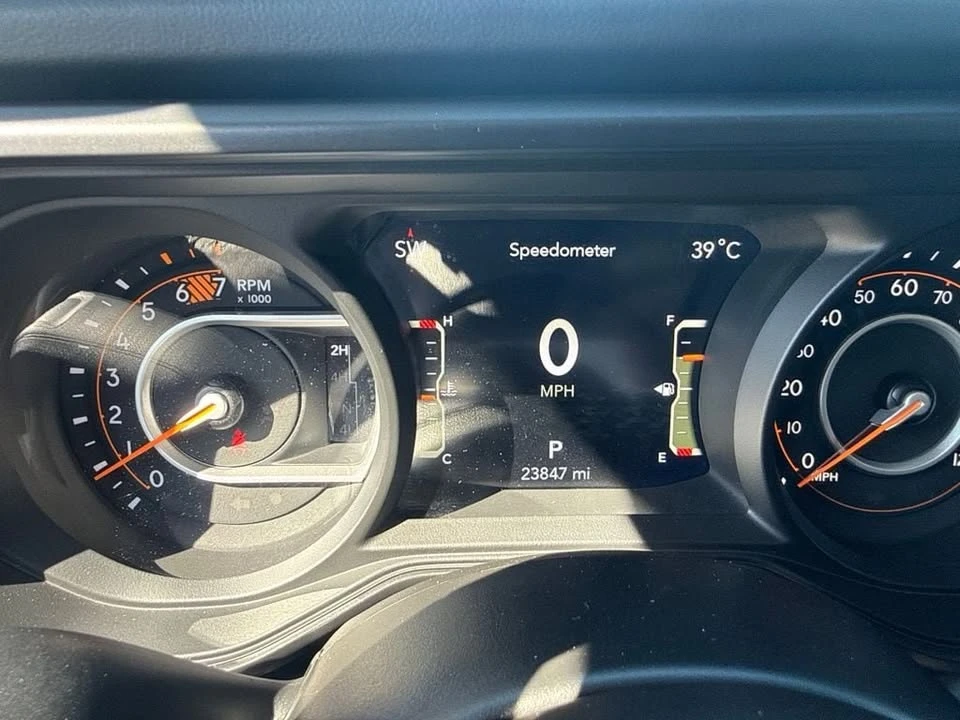 2025 Jeep JL Wrangler - Image 16 of 19