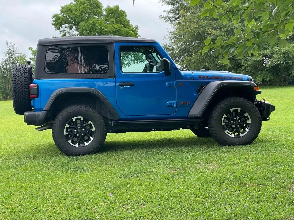 2025 Jeep JL Wrangler - Image 5 of 12
