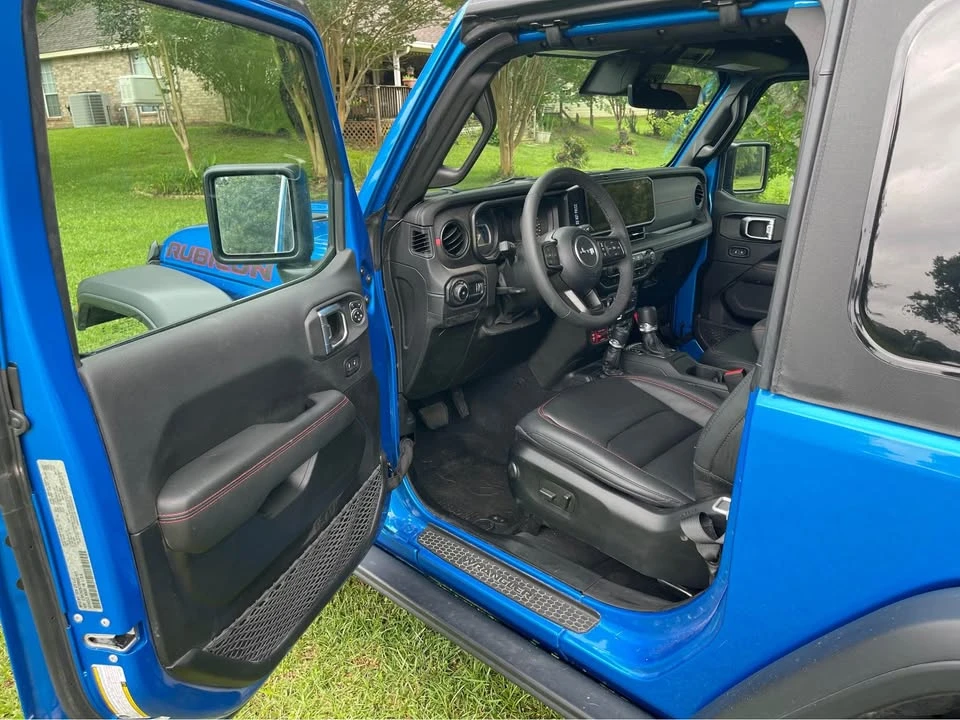2025 Jeep JL Wrangler - Image 10 of 12