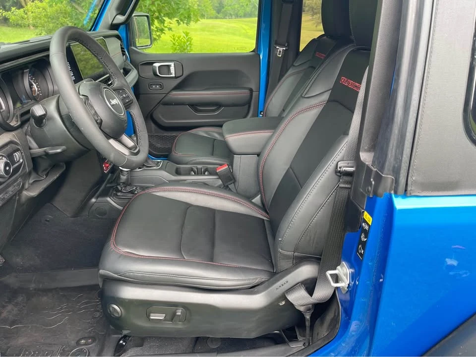 2025 Jeep JL Wrangler - Image 9 of 12