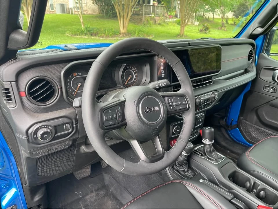 2025 Jeep JL Wrangler - Image 8 of 12