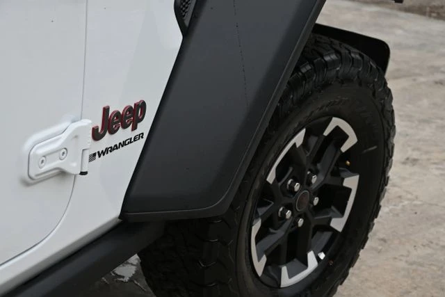 2025 Jeep JL Wrangler - Image 7 of 19