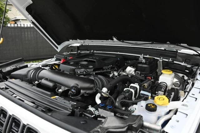 2025 Jeep JL Wrangler - Image 18 of 19