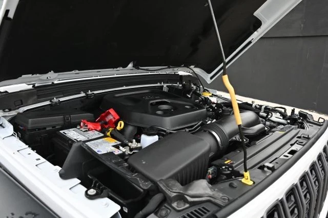 2025 Jeep JL Wrangler - Image 17 of 19