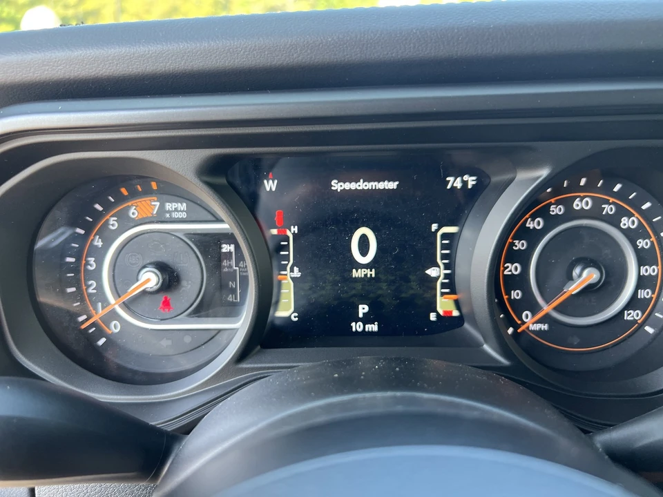 2025 Jeep JL Wrangler - Image 18 of 21