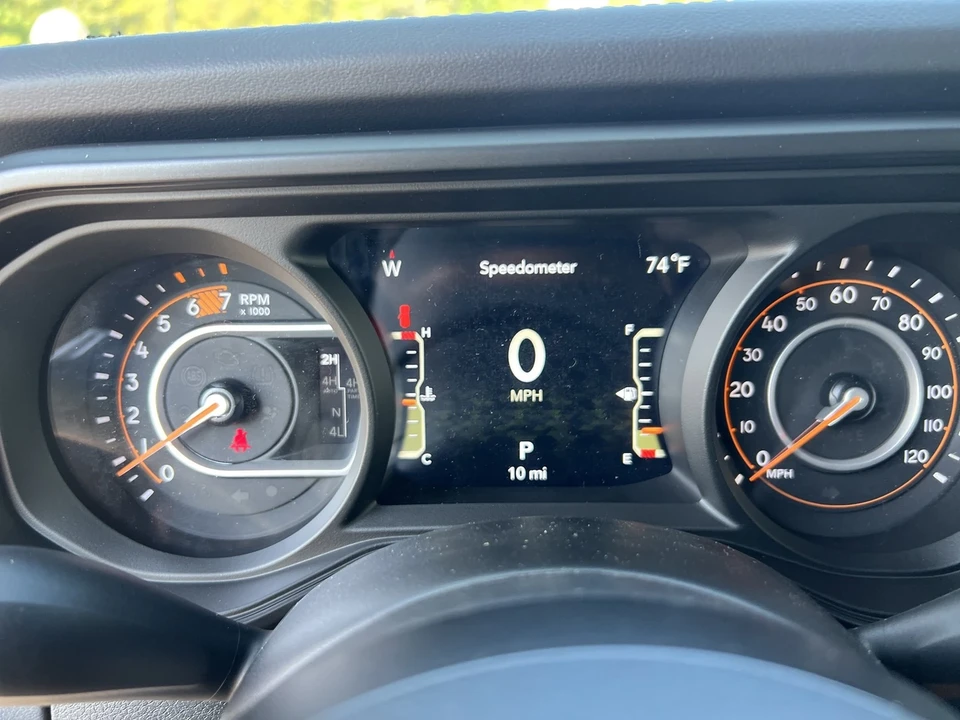 2025 Jeep JL Wrangler - Image 18 of 21
