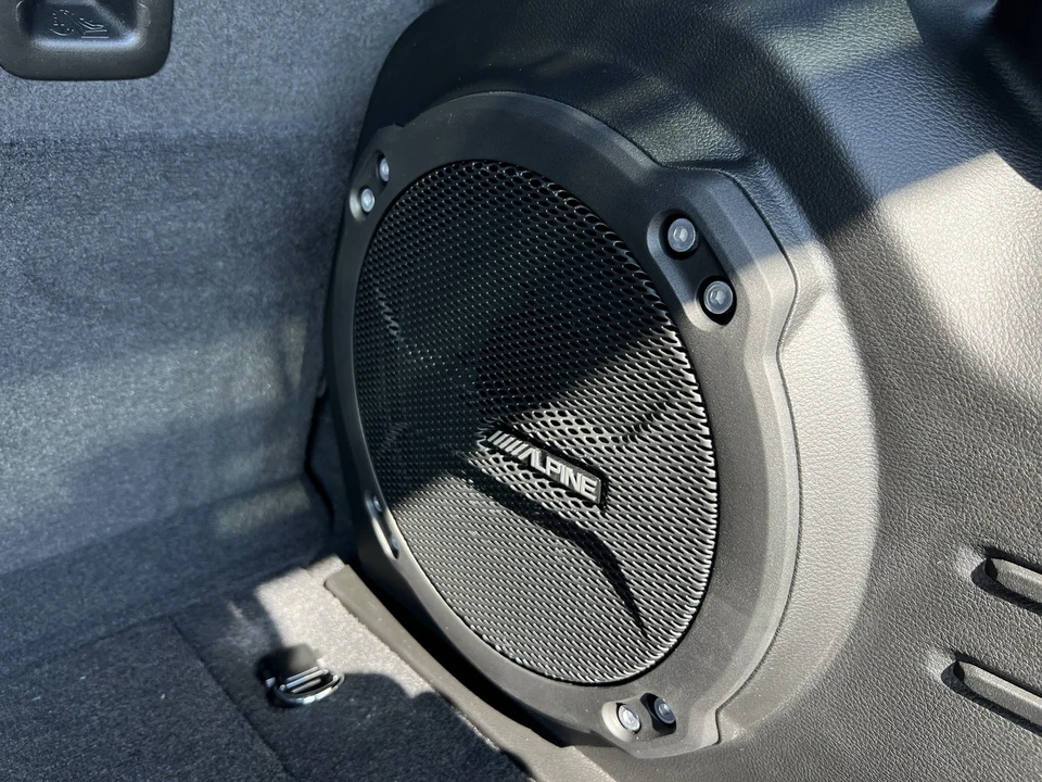 2025 Jeep JL Wrangler - Image 9 of 21