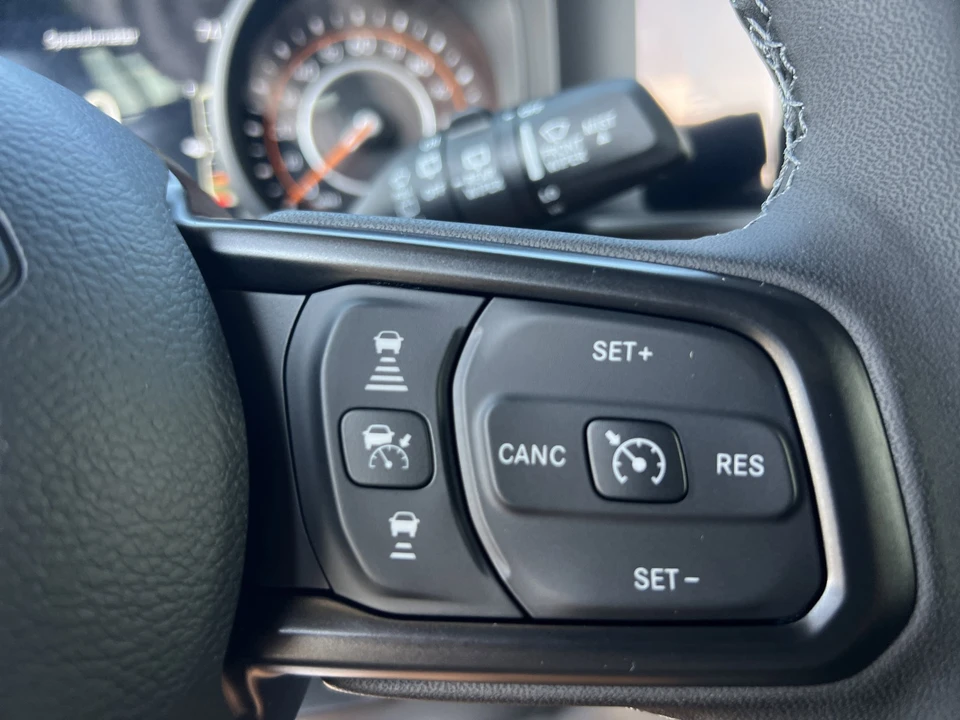 2025 Jeep JL Wrangler - Image 19 of 21