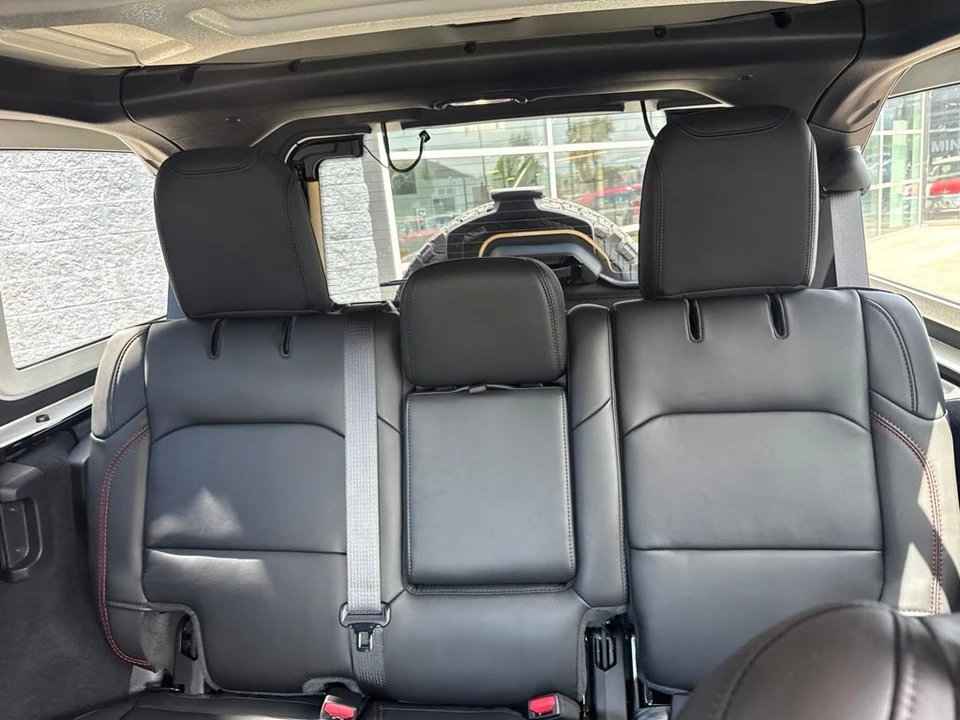 2025 Jeep JL Wrangler - Image 15 of 23