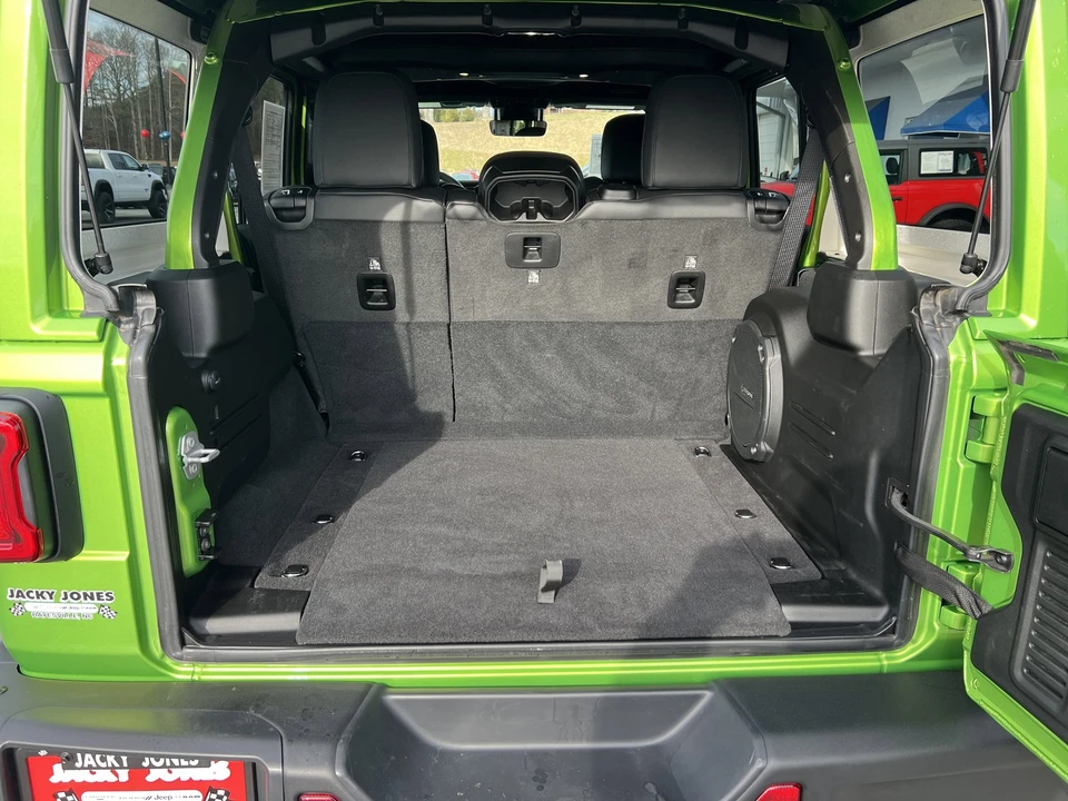 2025 Jeep JL Wrangler - Image 9 of 12