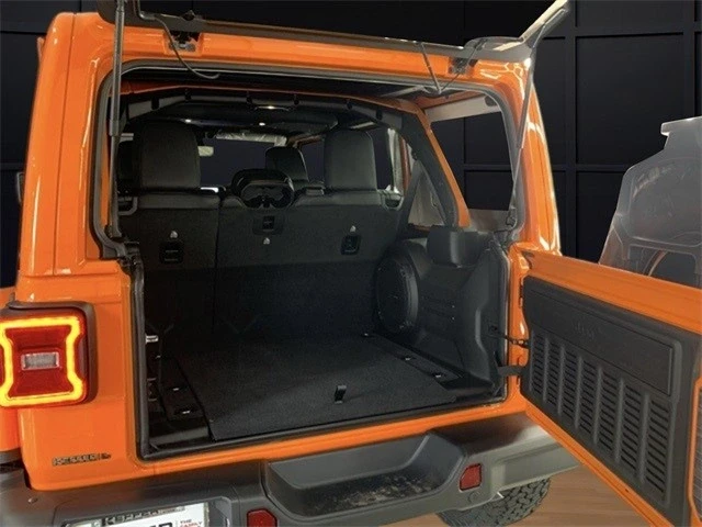 2025 Jeep JL Wrangler - Image 15 of 21