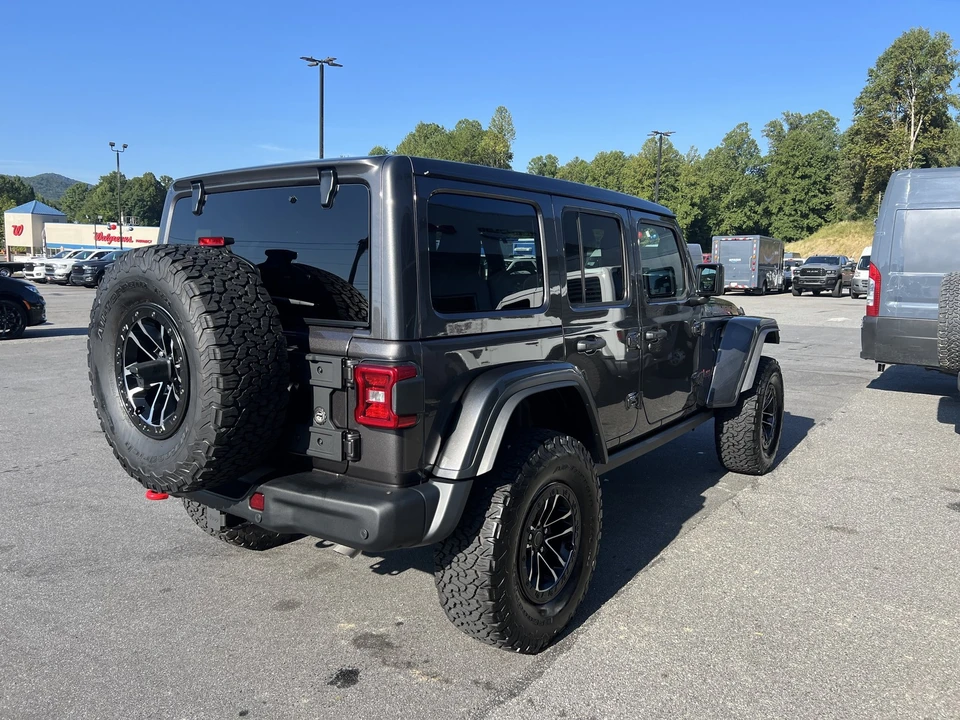 2025 Jeep JL Wrangler - Image 3 of 31