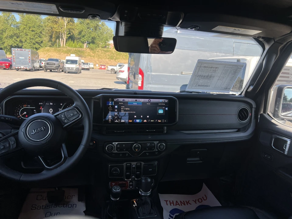 2025 Jeep JL Wrangler - Image 14 of 31