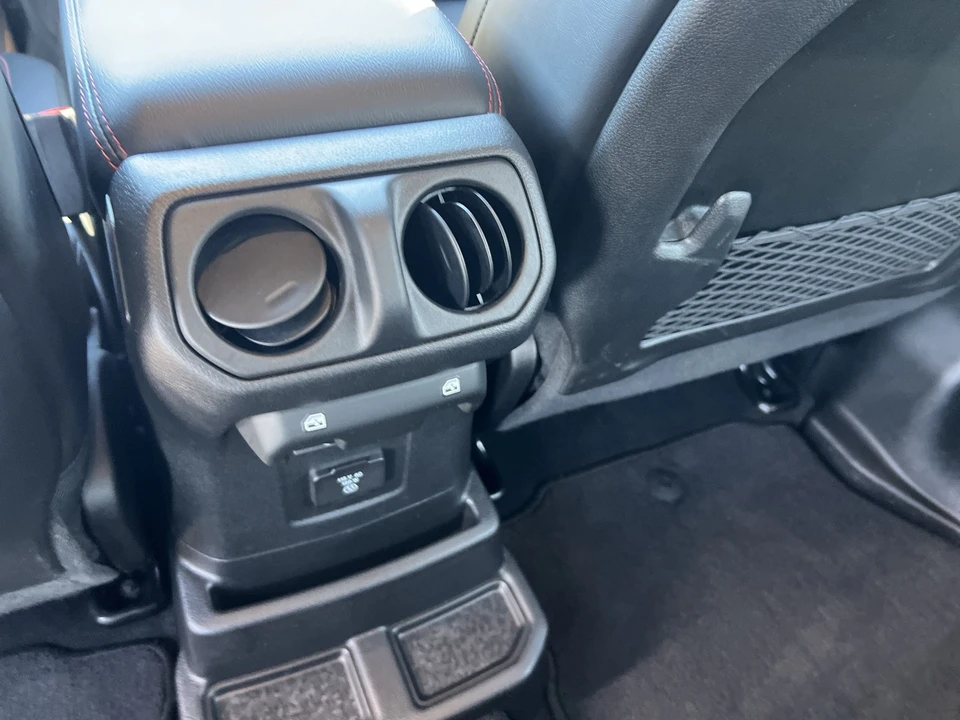 2025 Jeep JL Wrangler - Image 13 of 31