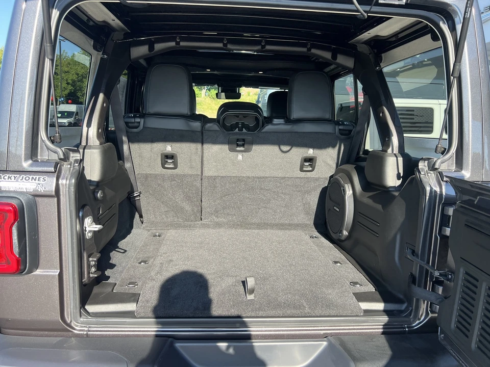 2025 Jeep JL Wrangler - Image 9 of 31