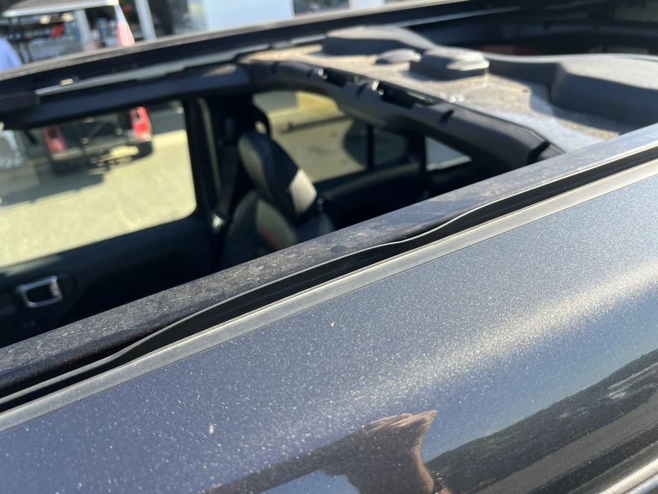 2025 Jeep JL Wrangler - Image 29 of 31