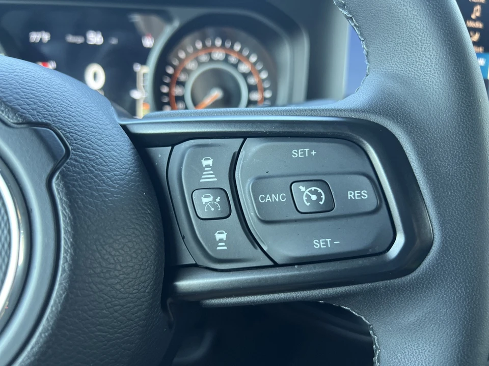 2025 Jeep JL Wrangler - Image 24 of 31