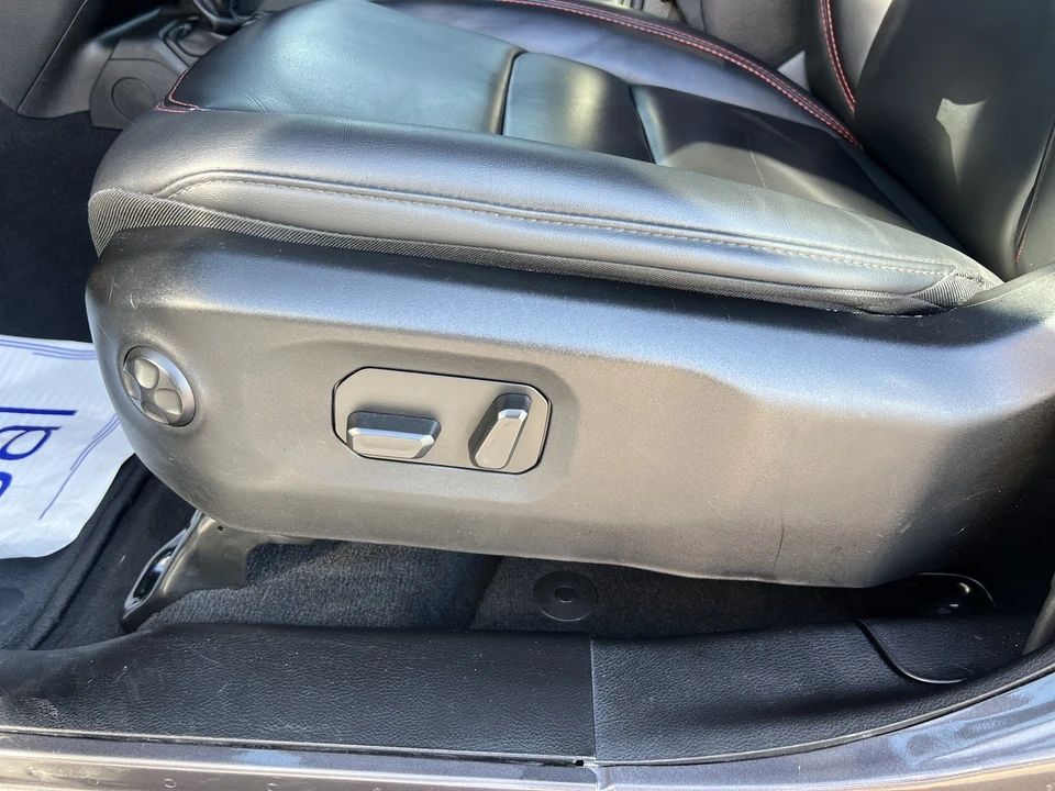 2025 Jeep JL Wrangler - Image 17 of 31