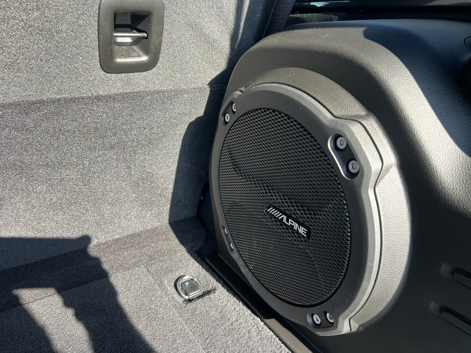2025 Jeep JL Wrangler - Image 10 of 31