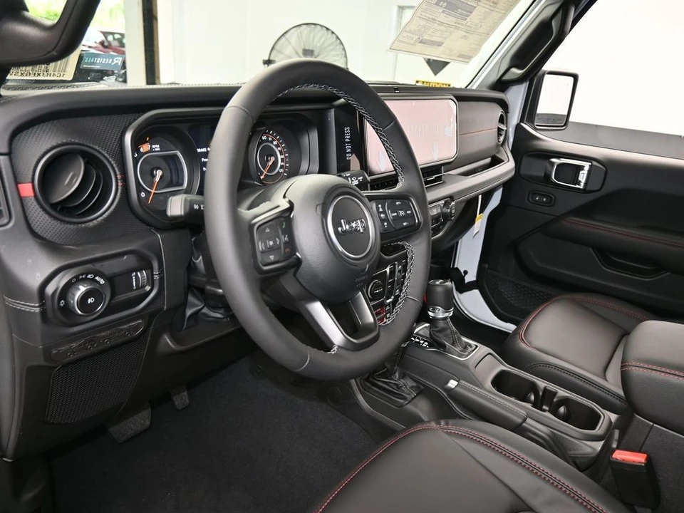 2025 Jeep JL Wrangler - Image 10 of 12