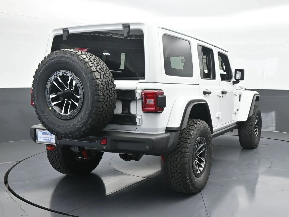 2025 Jeep JL Wrangler - Image 5 of 12
