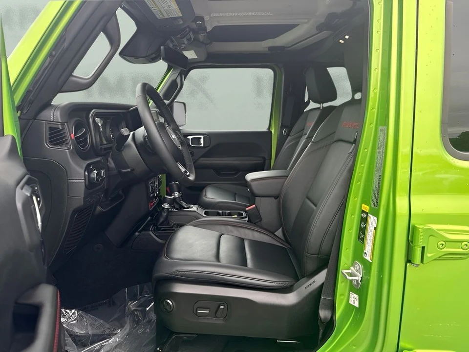 2025 Jeep JL Wrangler - Image 5 of 24
