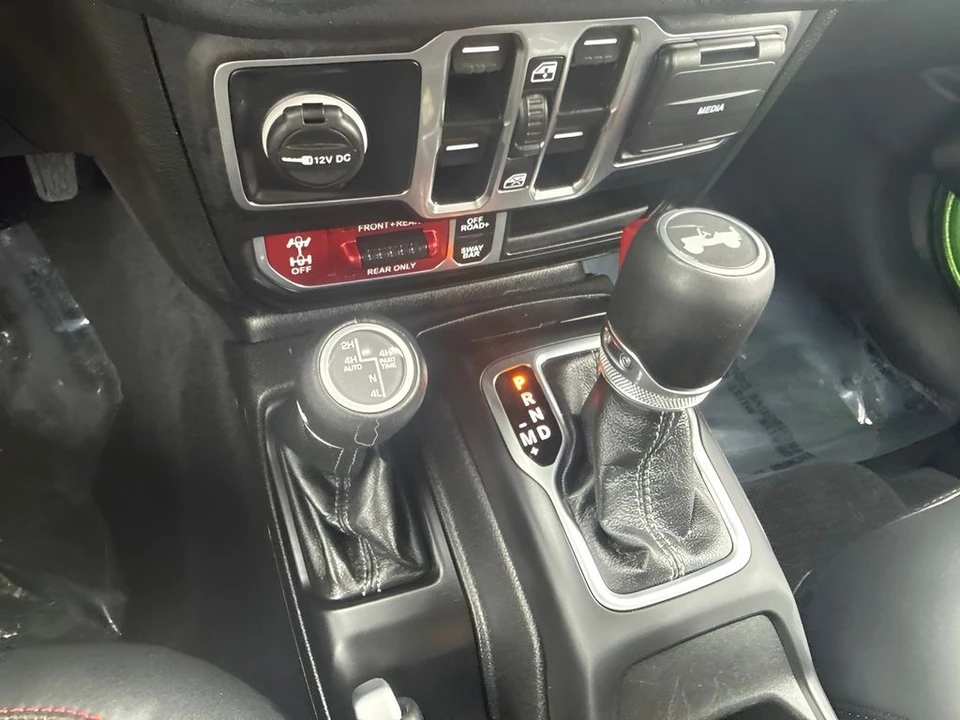 2025 Jeep JL Wrangler - Image 14 of 24