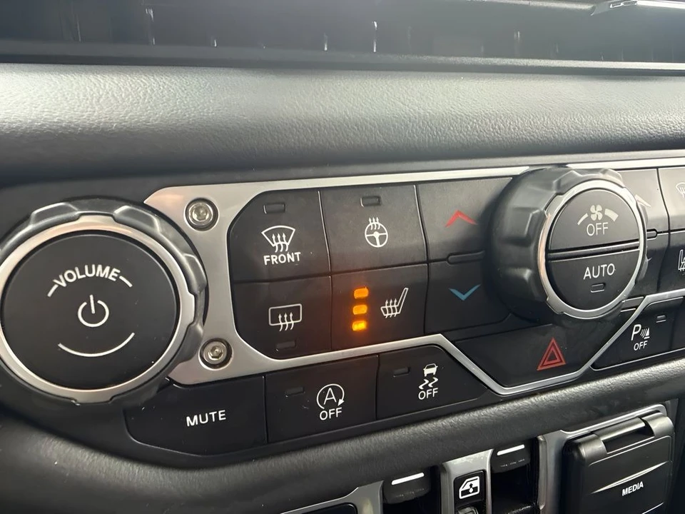 2025 Jeep JL Wrangler - Image 12 of 24