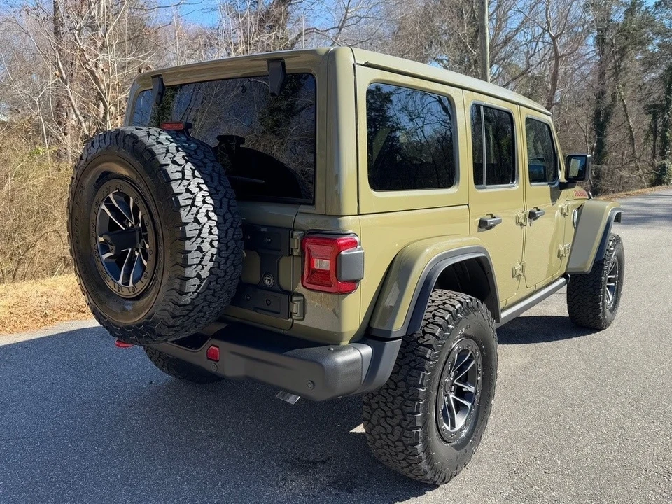 2025 Jeep JL Wrangler - Image 7 of 21