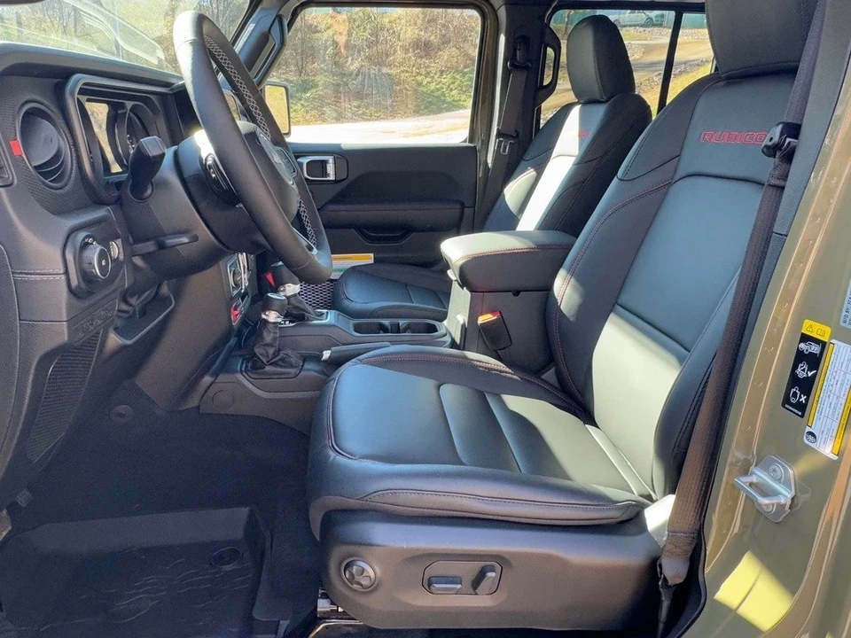 2025 Jeep JL Wrangler - Image 14 of 21