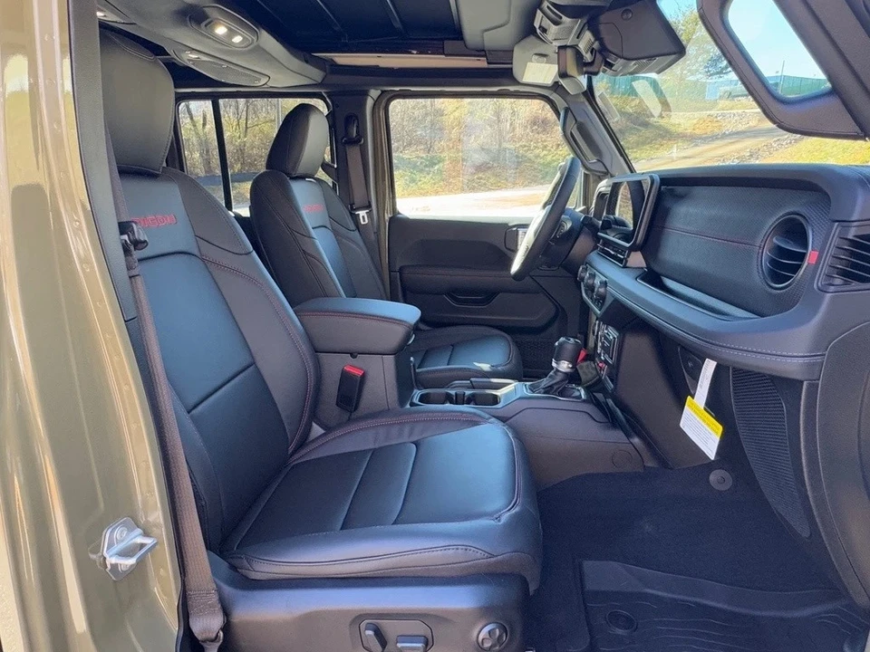 2025 Jeep JL Wrangler - Image 21 of 21