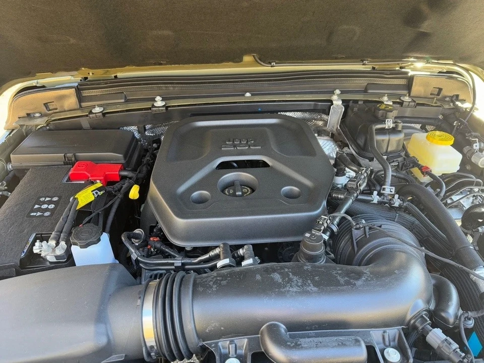 2025 Jeep JL Wrangler - Image 10 of 21