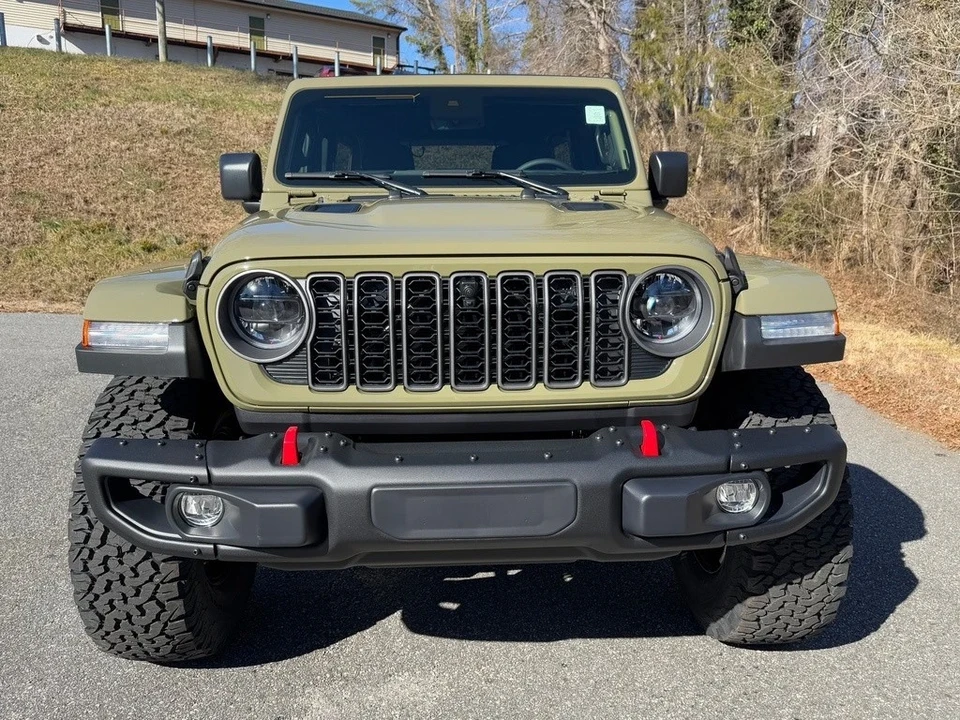 2025 Jeep JL Wrangler - Image 4 of 21