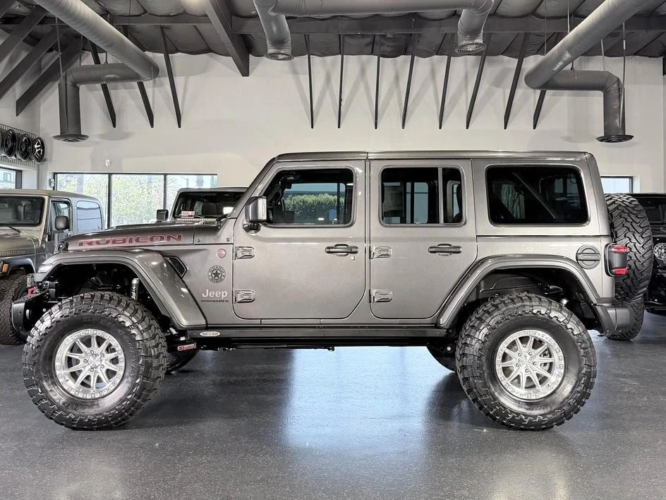 2025 Jeep JL Wrangler - Image 10 of 31