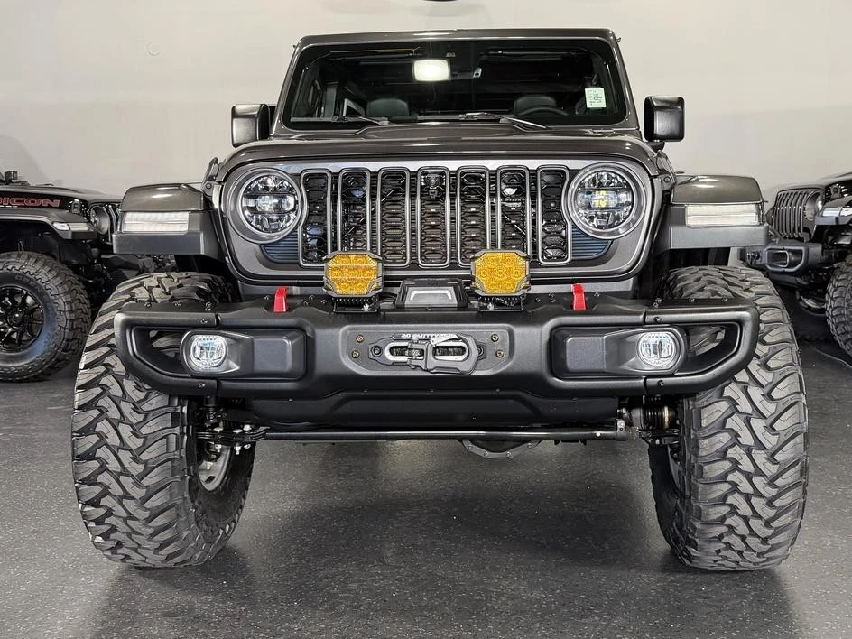 2025 Jeep JL Wrangler - Image 3 of 31