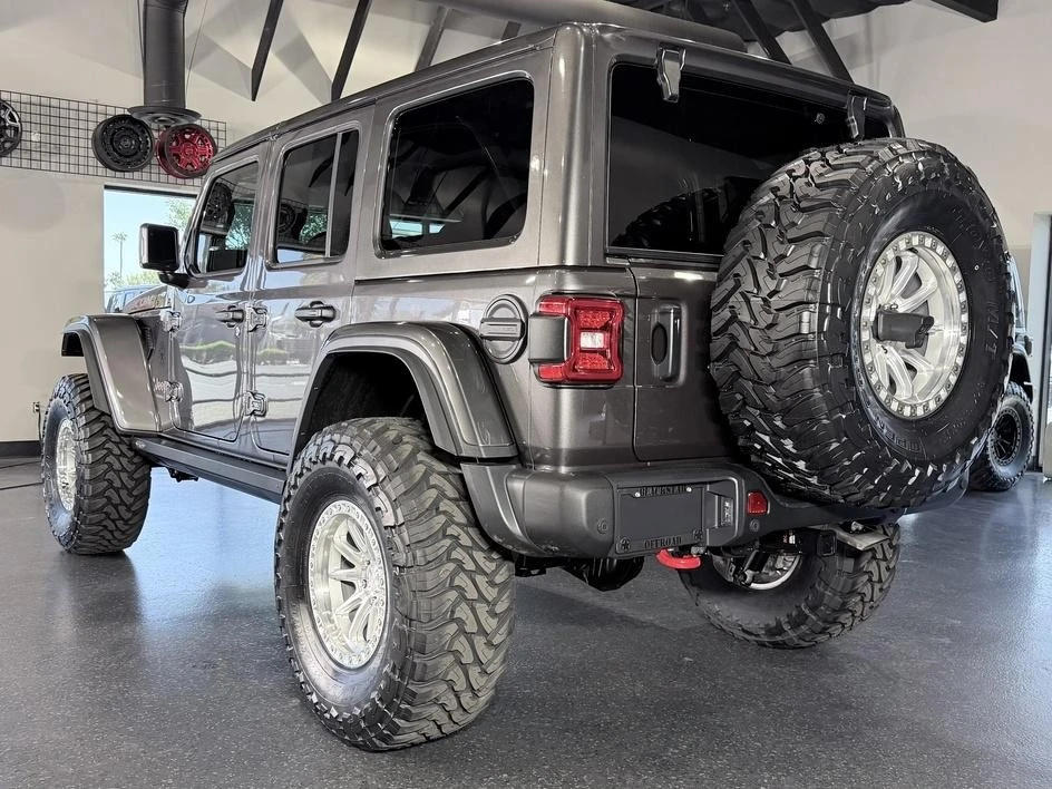 2025 Jeep JL Wrangler - Image 11 of 31