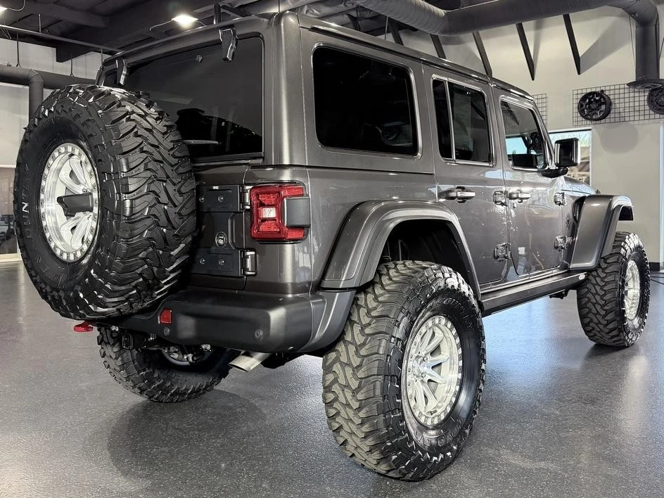 2025 Jeep JL Wrangler - Image 16 of 31