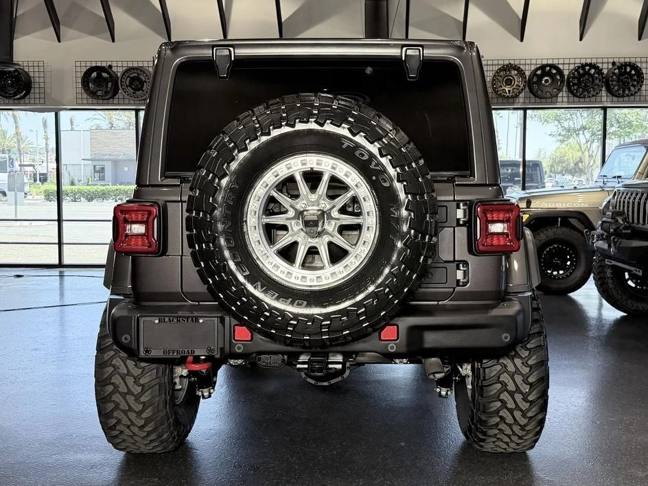 2025 Jeep JL Wrangler - Image 13 of 31
