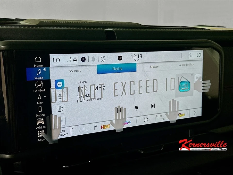 2025 Jeep JL Wrangler - Image 13 of 21
