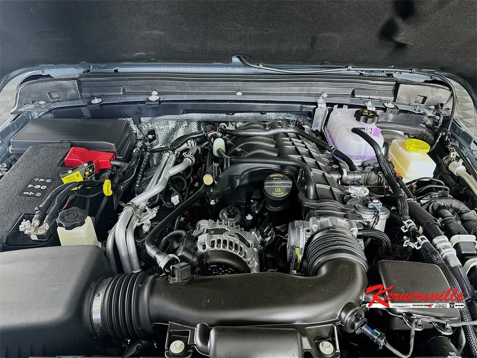 2025 Jeep JL Wrangler - Image 18 of 21