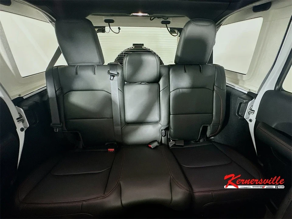 2025 Jeep JL Wrangler - Image 10 of 21